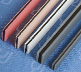 တိကျသောလင့်ခ်- LCM Display Modules ရှိ လျှပ်ကူးနိုင်သောရော်ဘာချိတ်ဆက်ကိရိယာများ၏နည်းပညာကိုပုံဖော်ခြင်း။